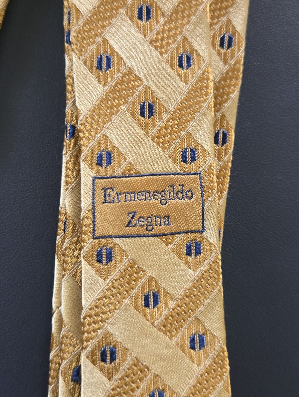 Ermenegildo Zegna Antique Gold Sheen Navy Geometric Print Silk Tie Made In Italy - Picture 3 of 11